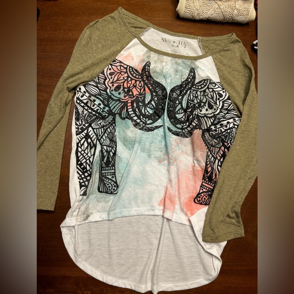 Very cute Elephant 🐘 print top size small